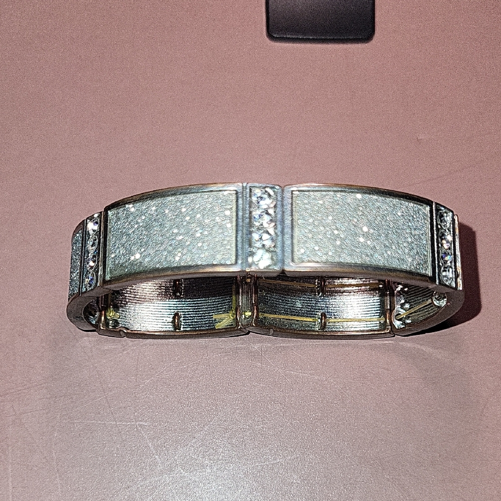 Elegant Silver Bracelet with Sparkling Accents